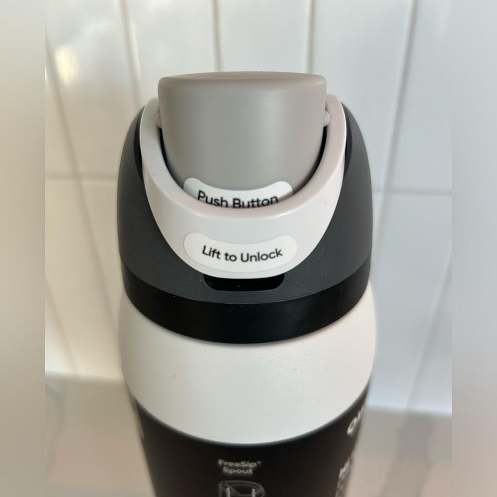 New Owala 40oz FreeSip Stainless Steel White Water Bottle - Picture 3 of 3